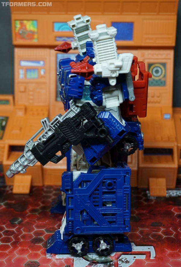 Review Siege Ultra Magnus Leader War For Cybetrtron  (29 of 93)